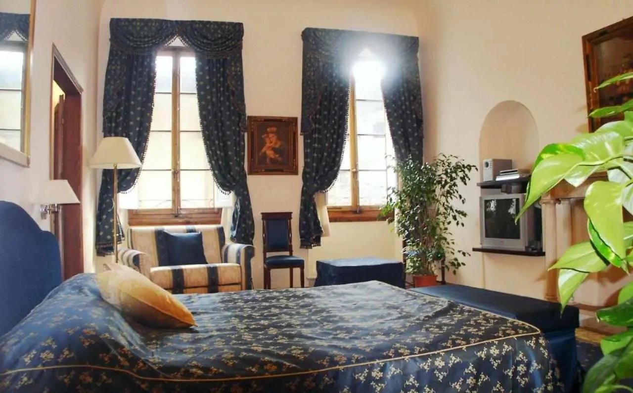 פירנצה Tornabuoni La Petite Suite
