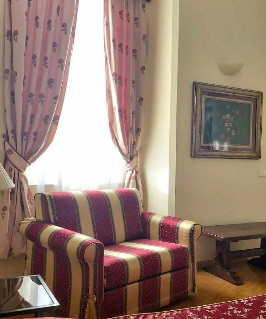 פירנצה Tornabuoni La Petite Suite