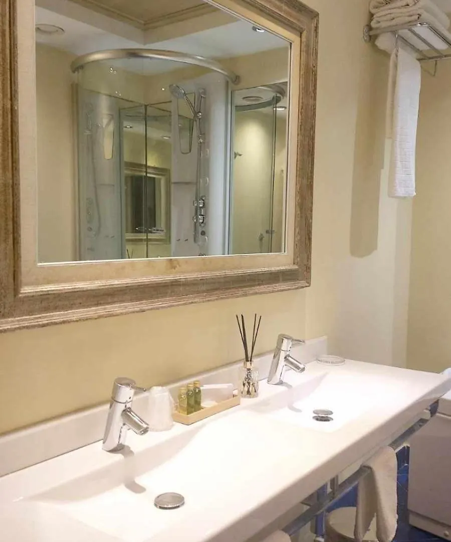 פירנצה Tornabuoni La Petite Suite