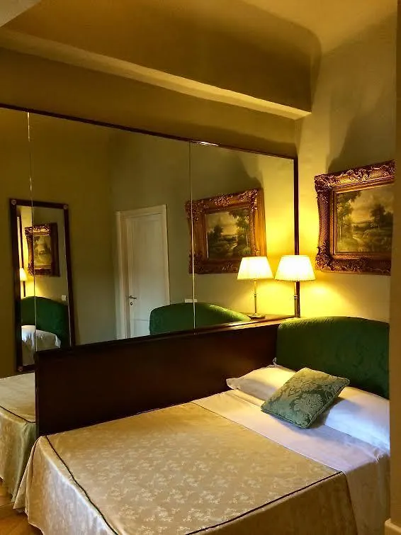 פירנצה Tornabuoni La Petite Suite 4*,  איטליה
